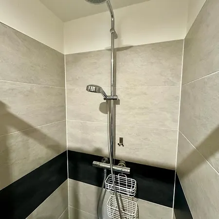 1244 Peak Lounge Apartment